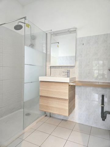 Location Appartement 1 pièce 35m² - Photo 2