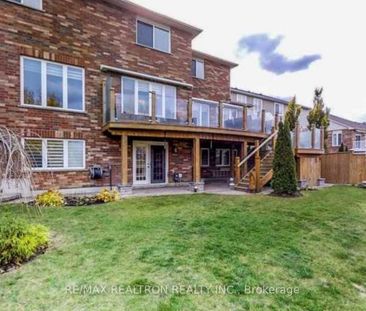 Detached Home For Lease | N7289232 - Photo 4