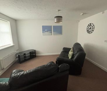 2 bedroom flat to rent - Photo 3