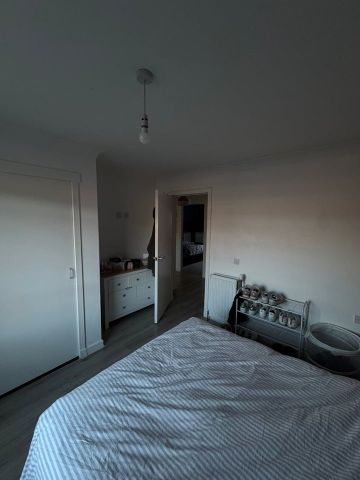 2 Bed Flat, Murano Street, G20 - Photo 2