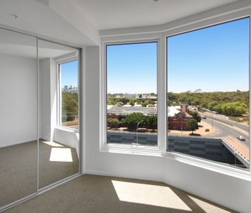 Brand New Treno Living - City Views & Rooftop Luxury - Photo 3