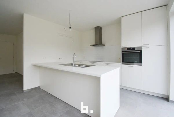 Nieuwbouw woning met drie slaapkamers, garage en grote tuin - Photo 1