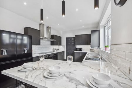 7 bedroom terraced house to rent - Photo 3