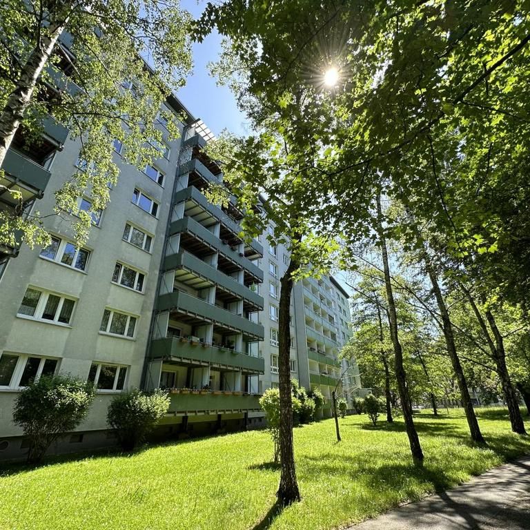 Zentral gelegene 2-Raum-Wohnung mit Balkon - Foto 1