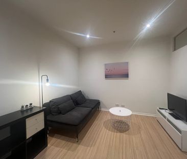Fully Furnished 1 Bedroom @ CBD - Photo 1