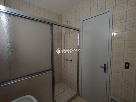 Apartamento com 3 quartos e 81m² para alugar em Passo da Areia, Porto Alegre. - Foto 2