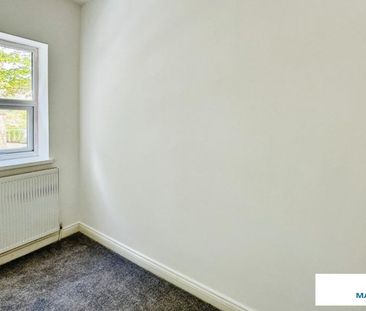 2 bedroom end of terrace house to rent - Photo 2