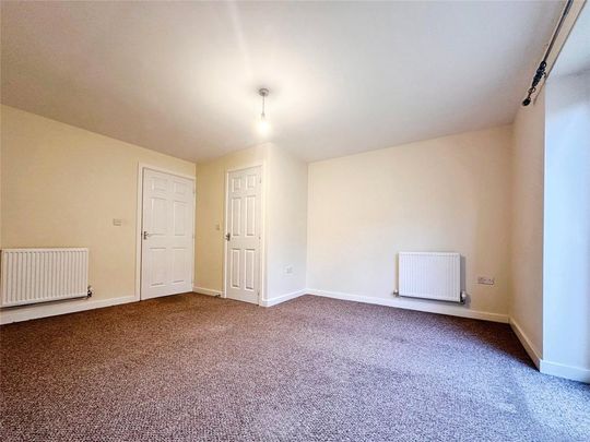 2 bedroom end of terrace house to rent - Photo 1