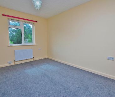 3 bedroom semi-detached house to rent - Photo 6