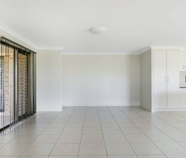 Beautiful Low-Set Modern Brick Home in Highfields - Photo 2