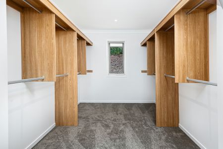 Near New Two Storey Home with views! - Photo 5