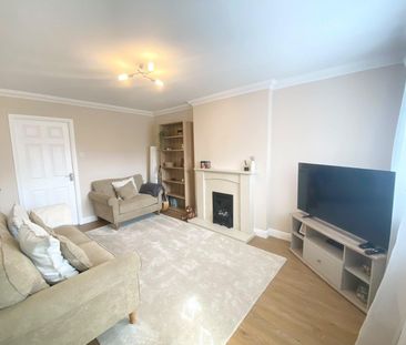 2 bedroom semi-detached house to rent - Photo 2