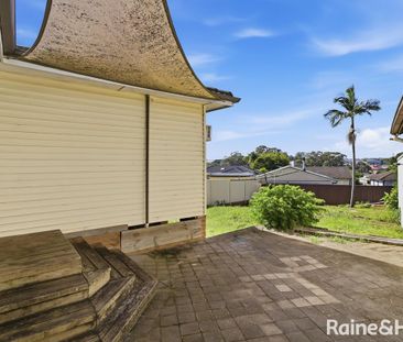 Charming Family Home - Photo 1