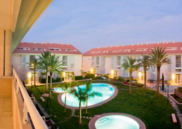 For long-term rent: apartment in Javea, Golden Garden urbanization, with 2 bedrooms and a pool.
