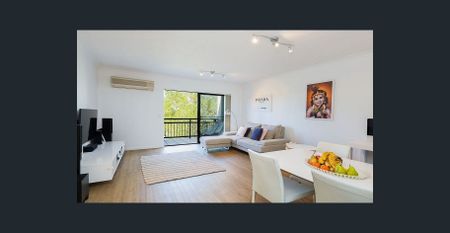 Two bedroom unfurnished apartment in the heart of Varsity Lakes - Photo 5