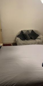 Room in a Shared House, Clifford Way, NW10 - Photo 3