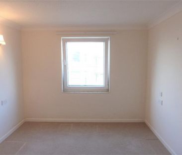 1 bedroom retirement property to rent - Photo 4