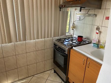 Apartament 2 camere decomandat, mobilat, etaj 3/4, Sarari, in spatele Kaufland - Photo 2