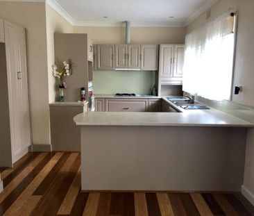 Spacious Family Home - Photo 2