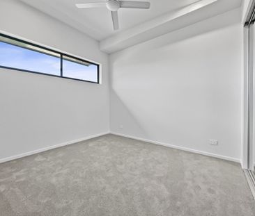 Stunning Apartment Only a Stones Throw to Everything! - Photo 2