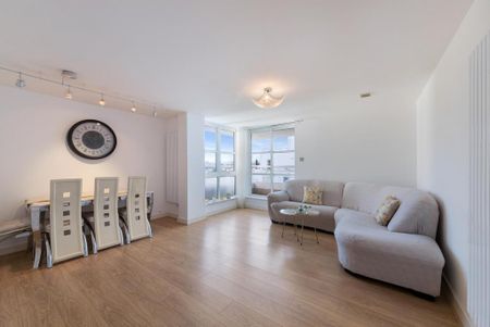 2 bedroom flat to rent - Photo 2