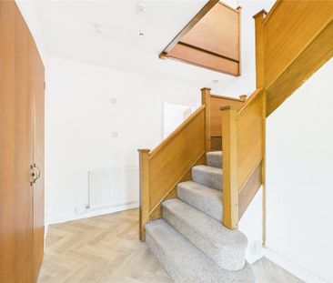 4 bedroom detached house to rent - Photo 3