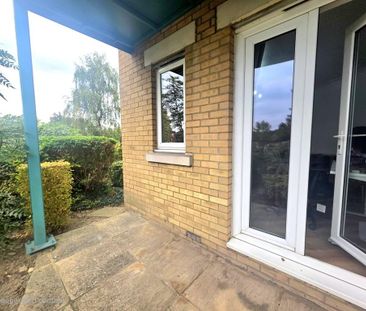 2 bedroom ground floor flat to rent - Photo 2
