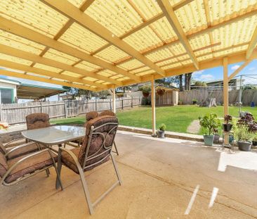 Large Family Home!! - Photo 6