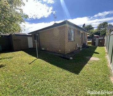 Charming Semi-Furnished 2 Bedroom Unit - Photo 5