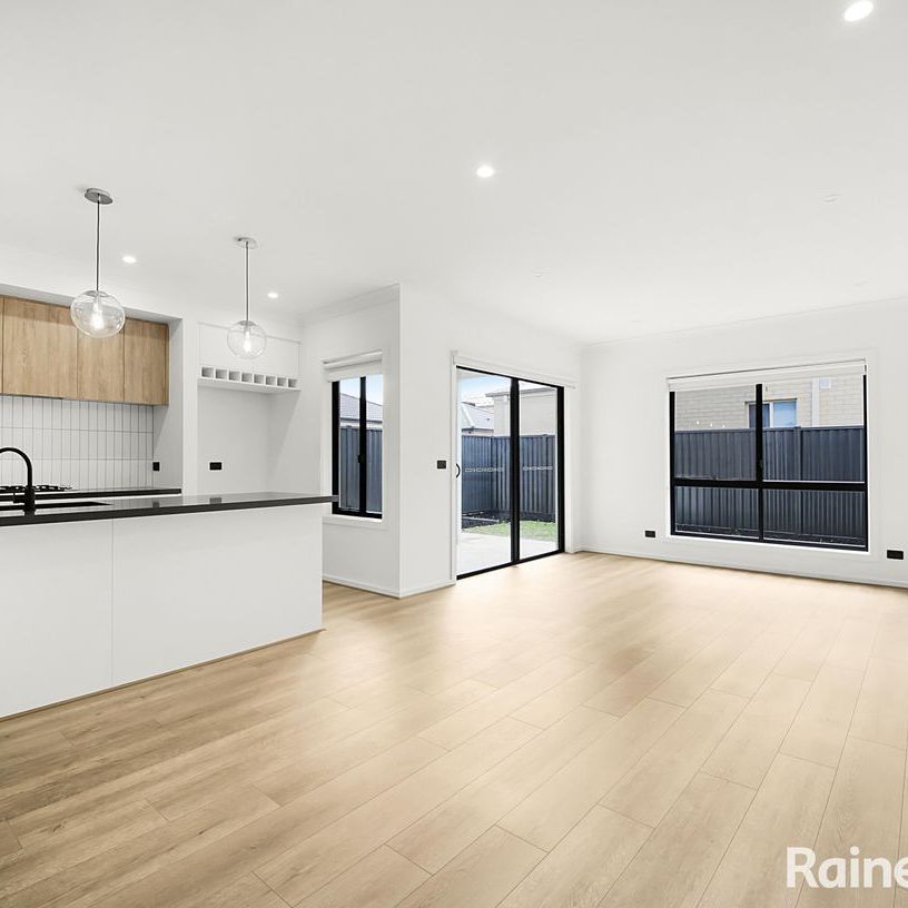 6 Triumph Avenue, Tarneit, VIC 3029 - Photo 1