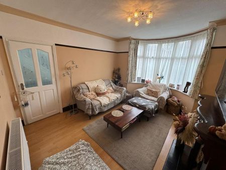 3 bedroom semi-detached house to rent - Photo 3