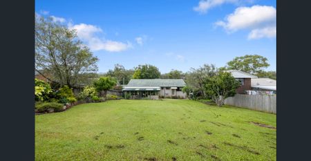 One bedroom flat with utilities & lawn mowing included - Photo 4