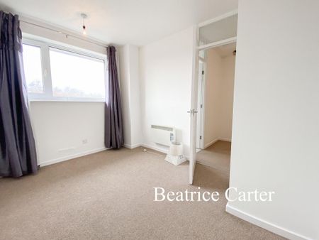3 bedroom end of terrace house to rent - Photo 3