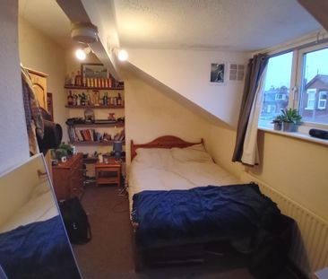3 Bed - 35 Lumley Road, Burley, Leeds - LS4 2NH - Student - Photo 4