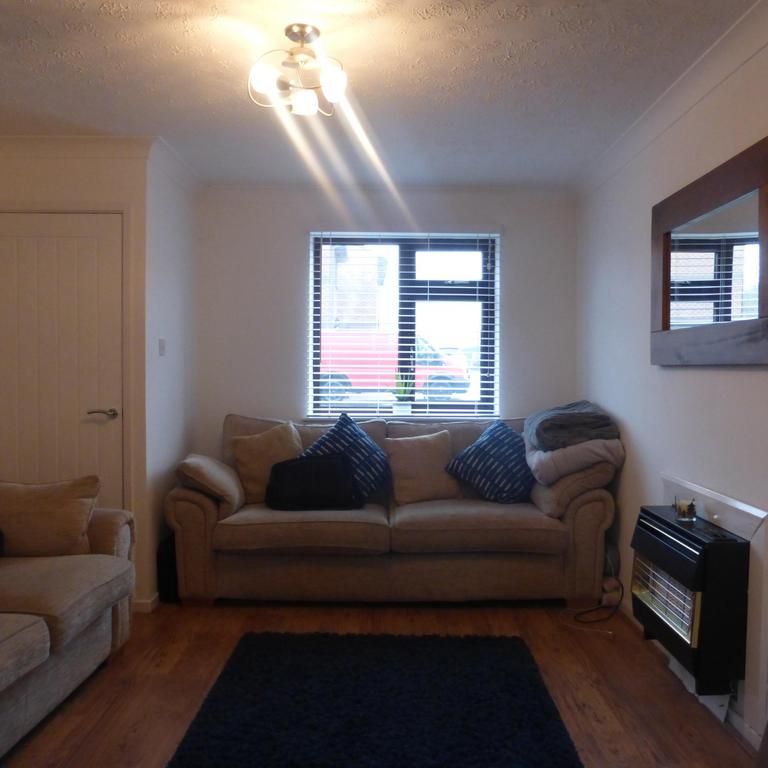 2 bedroom property to rent - Photo 1