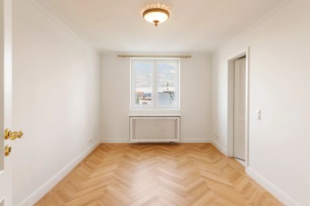 Spektakuläre, lichte Altbaumaisonette mit stilvollem Ambiente und Dachterrassen - Photo 4
