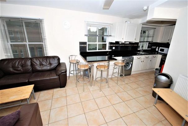 3 bedroom apartment to rent - Photo 1