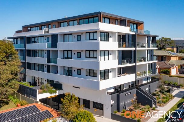 “Fully furnished stunning unit” - Photo 1