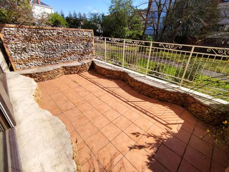 T1 AVEC TERRASSE ET PARKING COLLECTIF - VILLEURBANNE ... - Photo 4