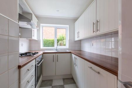 3 bedroom terraced house to rent - Photo 5