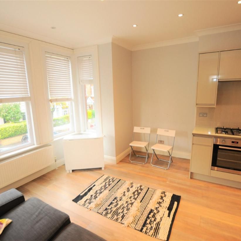 Ennismore Avenue, London, W4 1SF - Photo 1