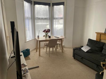 5A Downend Road, Kingswood, Bristol - Photo 2