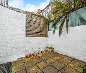 4 bedroom terraced house to rent - Photo 6