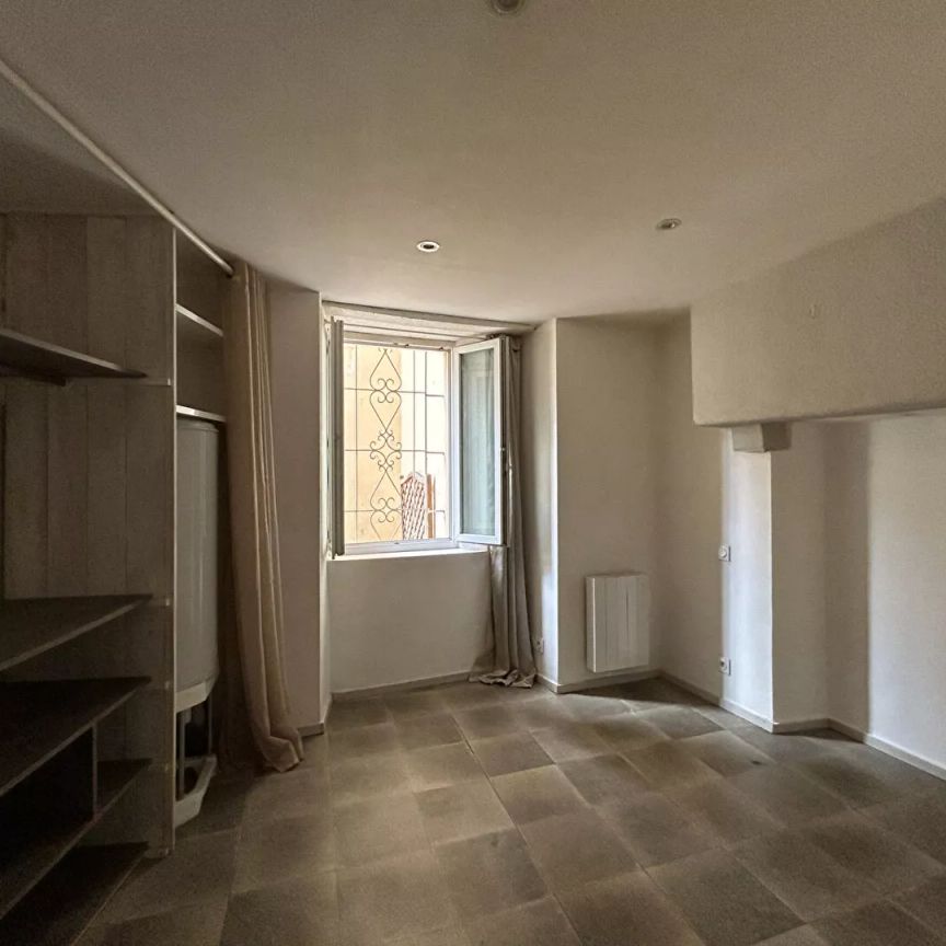 Studio à louer - Photo 1