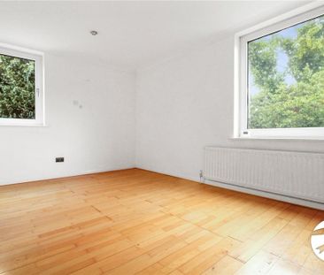 3 bedroom detached house to rent - Photo 2
