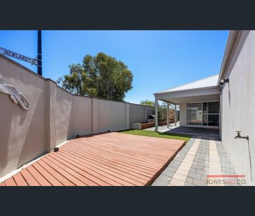 35 Grassdale Parkway, Ellenbrook, WA 6069 - Photo 6
