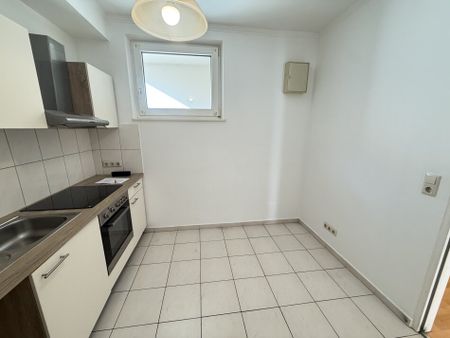 Helle 2-Zi-Wohnung mit Loggia, Einbauküche & Lift in 1150 Wien – WG geeignet! - Photo 3