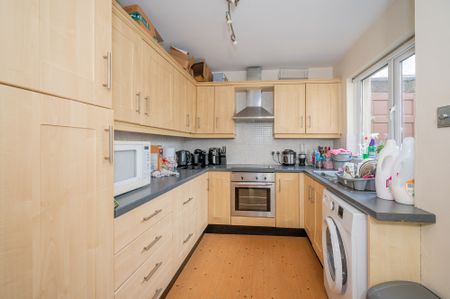 38 Windsor Drive, Belfast, BT9 7FH - Photo 3