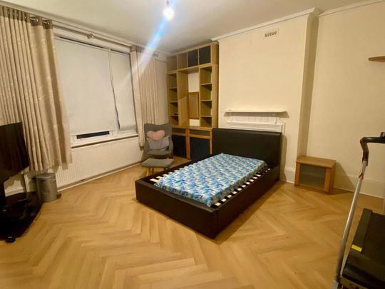1 bedroom in a house share to rent - Photo 1