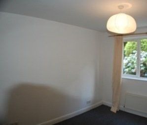 Fantastic Highly Desirable 2-bedroom apartment – rent direct from... - Photo 2